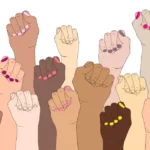 poings-femmes-se-leverent-signe-protestation-symbole-lutte-feministe-pour-droits-femmes